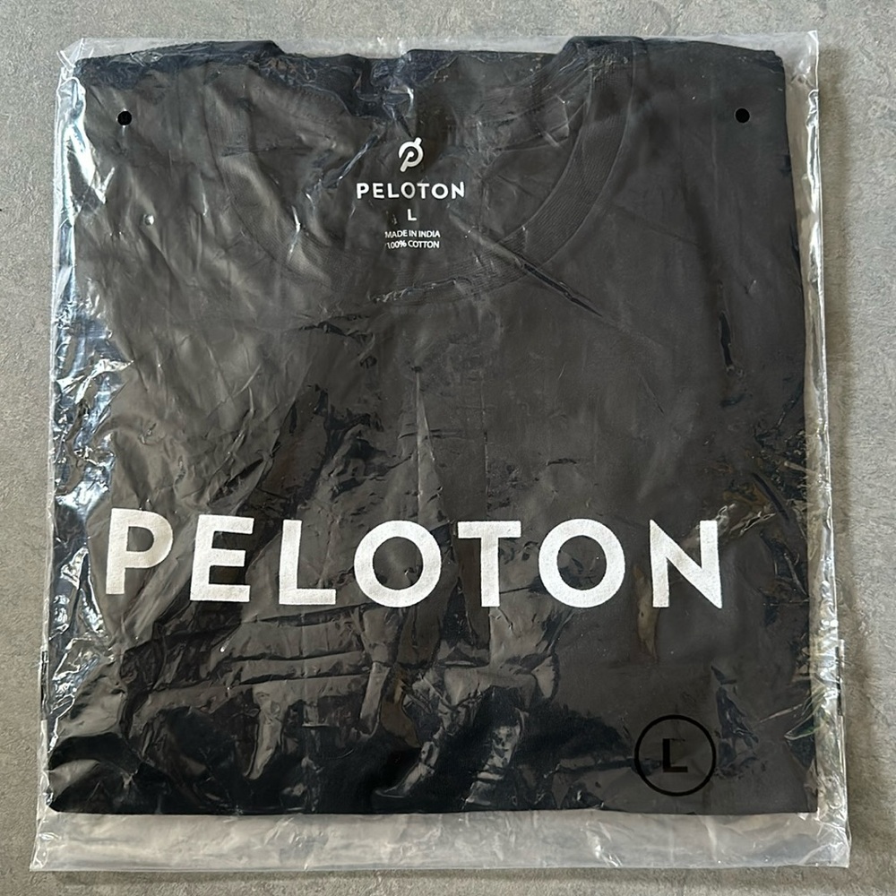 Black Peloton T shirt 100% cotton size L